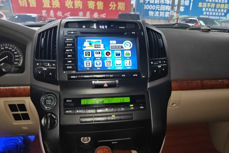 Used Toyota Land Cruiser 2015 4.0L V6 Middle East Low-Trim Version Audio And AC Panel