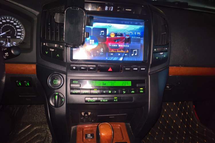 Used Toyota Land Cruiser 2015 4.0L V6 Middle East Low-Trim Version Audio And AC Panel