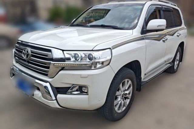 Used Toyota Land Cruiser 4.0L, 8 seats, automatic transmission, gasoline, with sunroof