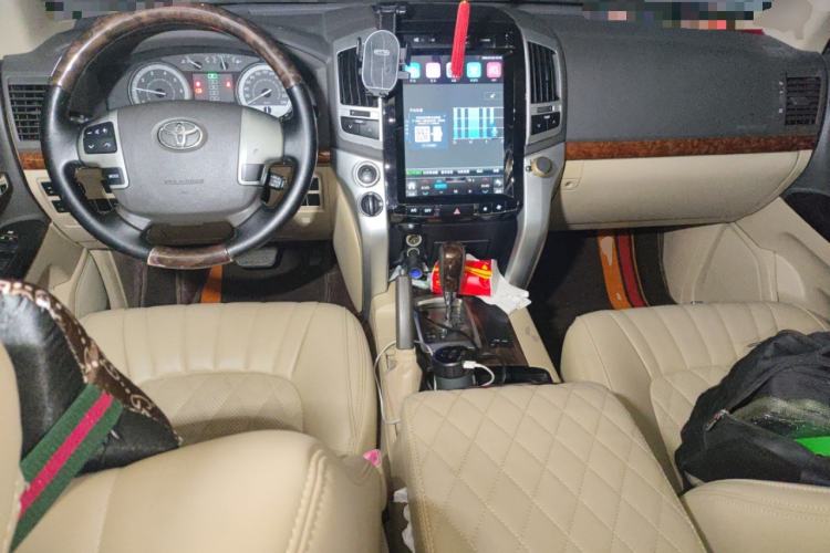 Used Toyota Land Cruiser 2015 4.0L GX-R U.S. Specification Center Console