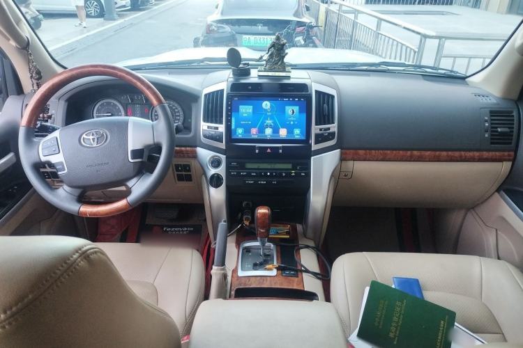 Used Toyota Land Cruiser  Center Console