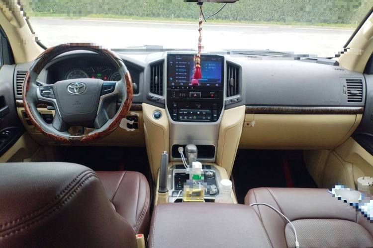 Used Toyota Land Cruiser  Center Console
