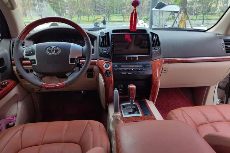 Used Toyota Land Cruiser  Center Console