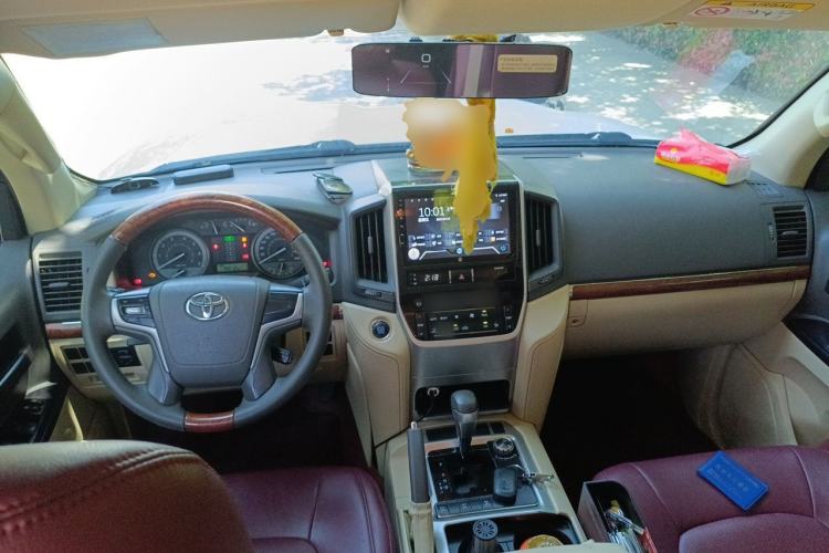 Used Toyota Land Cruiser  Center Console