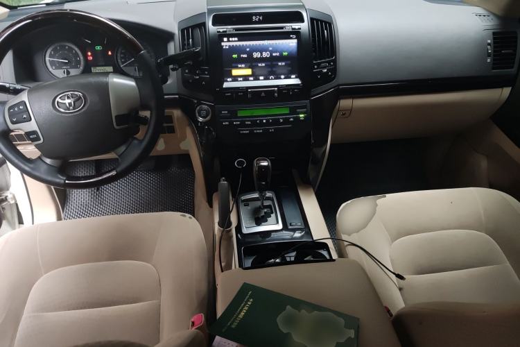 Used Toyota Land Cruiser  Center Console