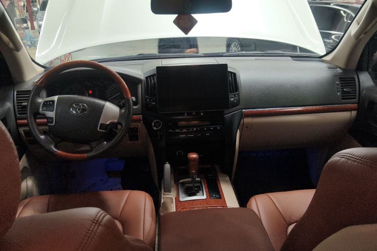 Used Toyota Land Cruiser 2015 4.0L GX-R U.S. Specification Center Console