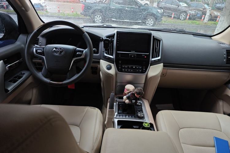 Used Toyota Land Cruiser  Center Console