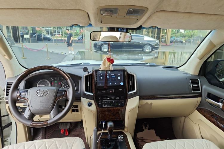 Used Toyota Land Cruiser  Center Console