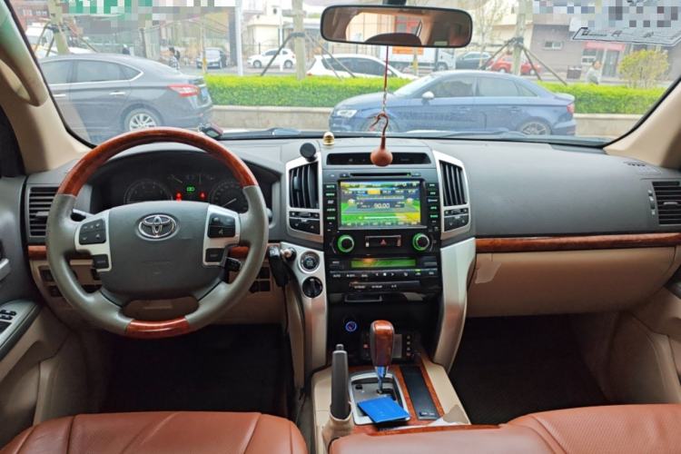 Used Toyota Land Cruiser  Center Console