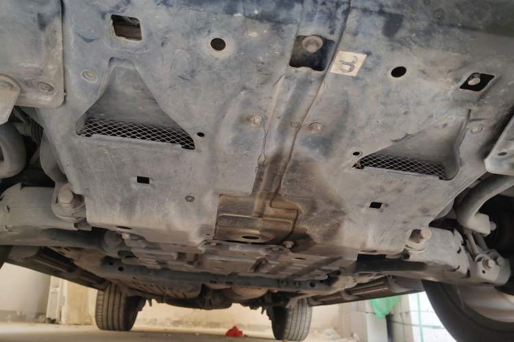 Used Toyota Land Cruiser 2015 4.0L V6 Middle East Low-Trim Version Chassis Front