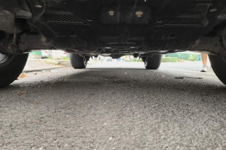 Used Toyota Land Cruiser 2015 4.0L V6 Middle East Low-Trim Version Chassis Front