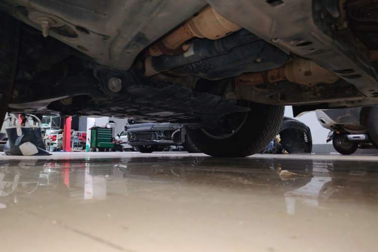 Used Toyota Land Cruiser 2015 4.0L 5-Seater Middle East Version Chassis Front Left