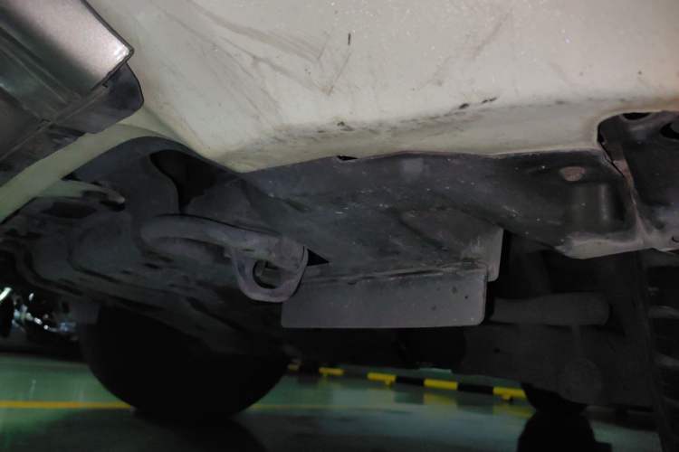 Used Toyota Land Cruiser 2015 4.0L V6 Middle East Low-Trim Version Chassis Front Left