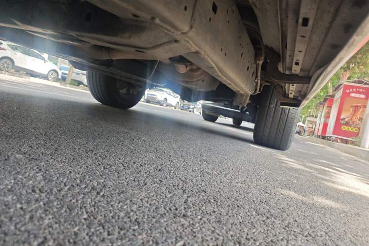 Used Toyota Land Cruiser 2015 4.0L 5-Seater Middle East Version Chassis Front Left