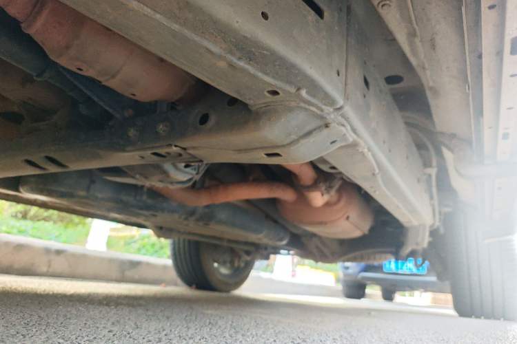 Used Toyota Land Cruiser 2015 4.0L V6 Middle East Low-Trim Version Chassis Front Left