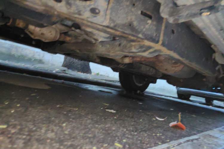 Used Toyota Land Cruiser 2015 4.0L V6 Middle East Low-Trim Version Chassis Front Left