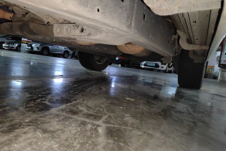 Used Toyota Land Cruiser 2015 4.0L 5-Seater Middle East Version Chassis Front Left