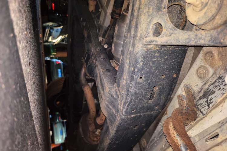 Used Toyota Land Cruiser 2015 4.0L V6 Middle East Low-Trim Version Chassis Front Left