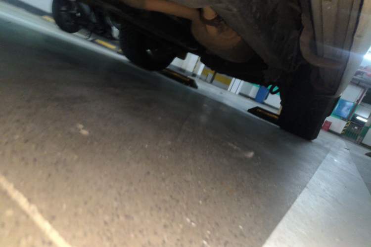 Used Toyota Land Cruiser 2015 4.0L V6 Middle East Low-Trim Version Chassis Front Left