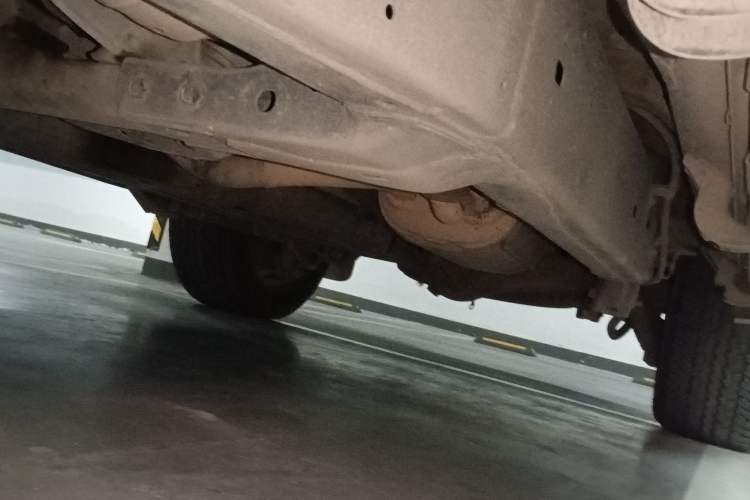 Used Toyota Land Cruiser 2015 4.0L 5-Seater Middle East Version Chassis Front Left