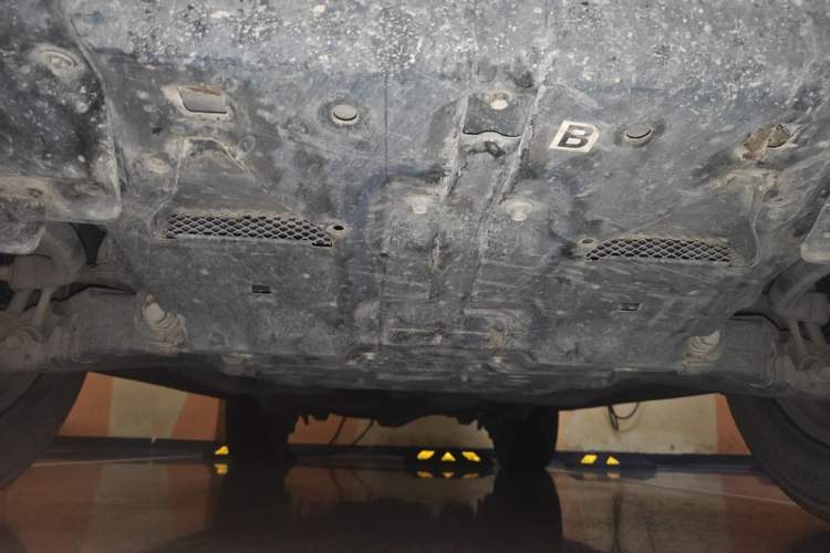 Used Toyota Land Cruiser 2015 4.0L 5-Seater Middle East Version Chassis Front