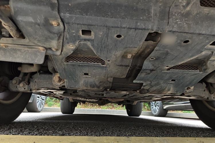 Used Toyota Land Cruiser 2015 4.0L V6 Middle East Low-Trim Version Chassis Front