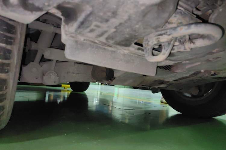 Used Toyota Land Cruiser 2015 4.0L V6 Middle East Low-Trim Version Chassis Front Right