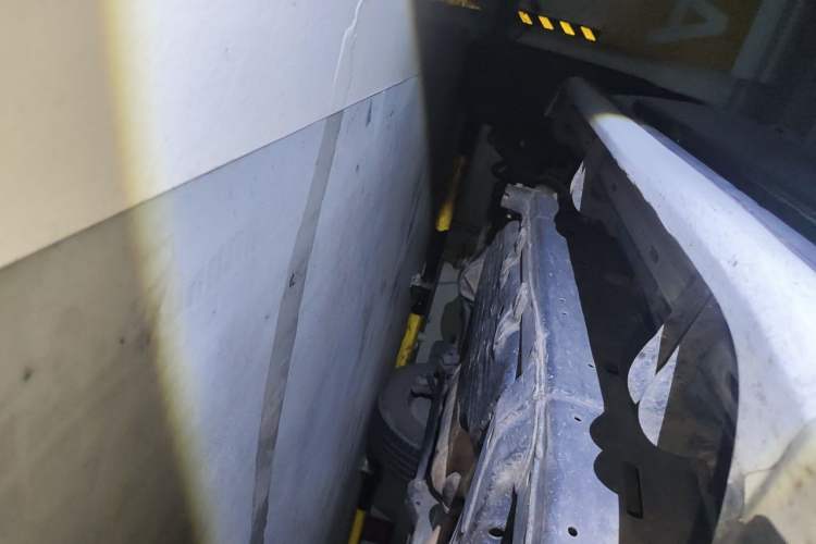 Used Toyota Land Cruiser 2015 4.0L 5-Seater Middle East Version Chassis Front Right