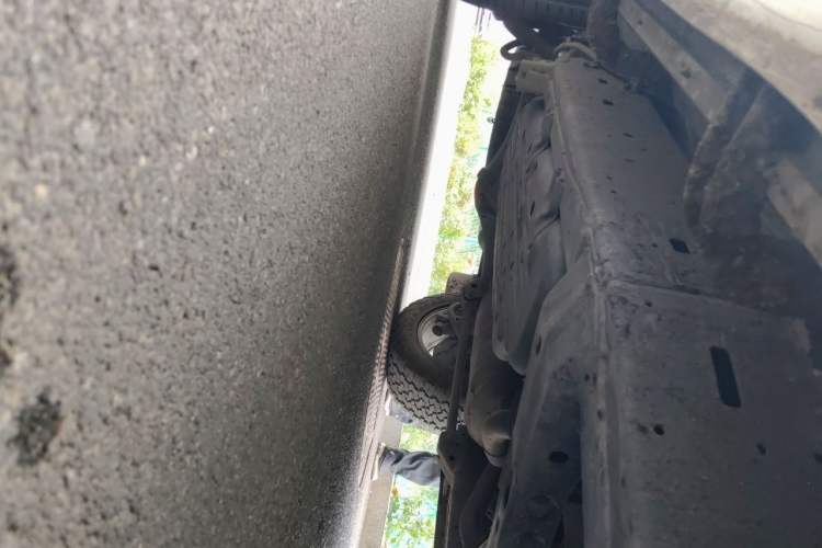 Used Toyota Land Cruiser 2015 4.0L V6 Middle East Low-Trim Version Chassis Front Right