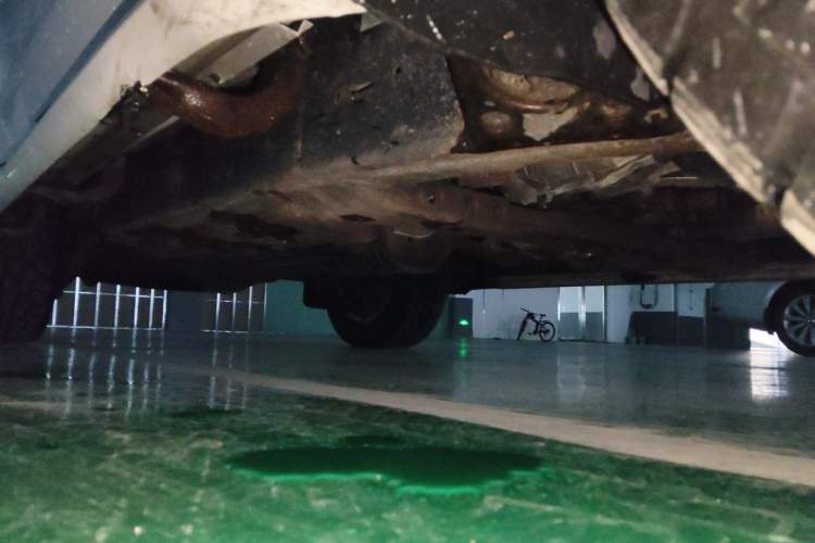 Used Toyota Land Cruiser 2015 4.0L V6 Middle East Low-Trim Version Chassis Front Right