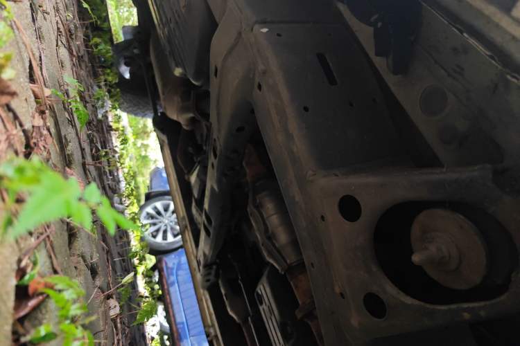 Used Toyota Land Cruiser  Chassis Front Right
