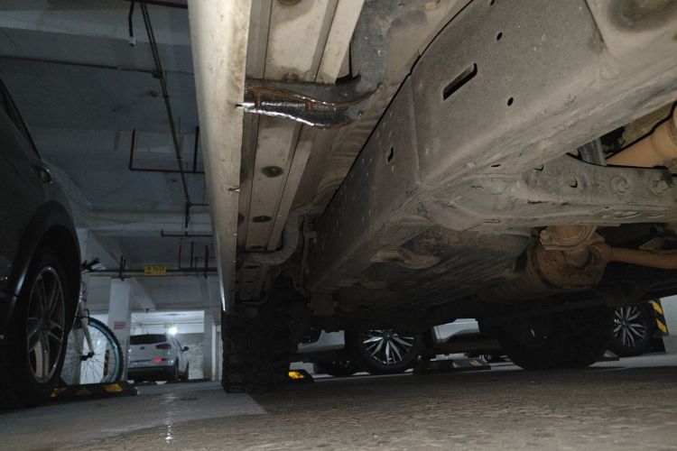 Used Toyota Land Cruiser 2015 4.0L V6 Middle East Low-Trim Version Chassis Front Right