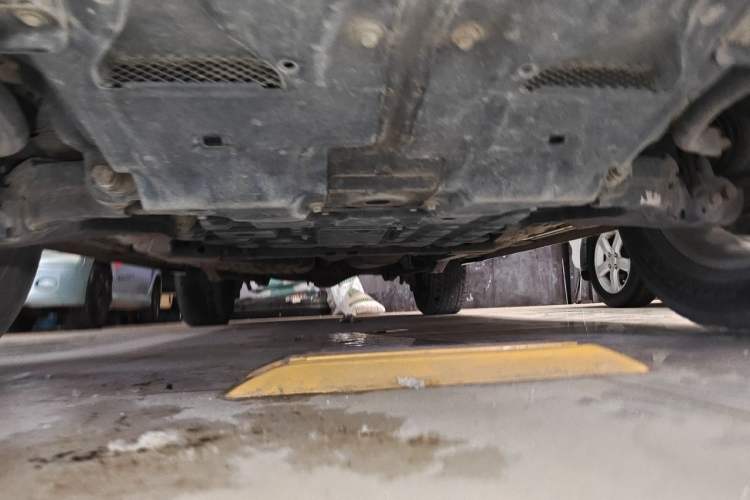 Used Toyota Land Cruiser 2015 4.0L V6 Middle East Low-Trim Version Chassis Front