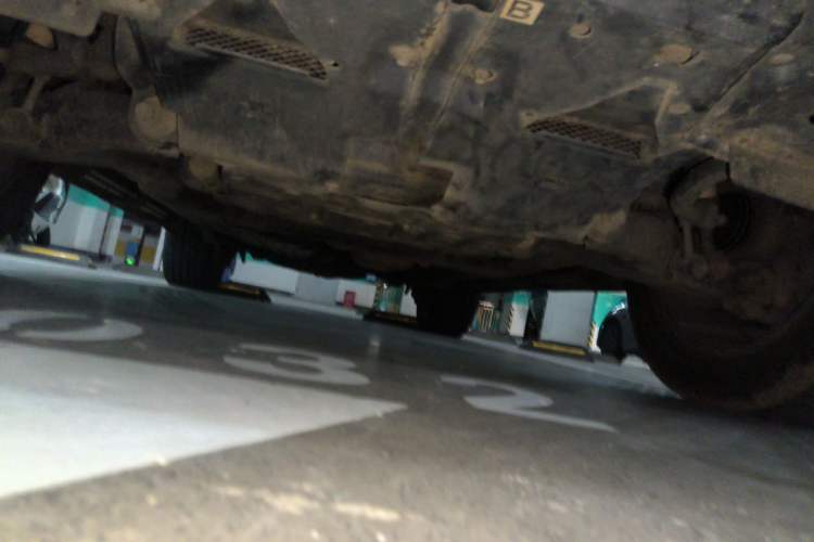 Used Toyota Land Cruiser 2015 4.0L V6 Middle East Low-Trim Version Chassis Front