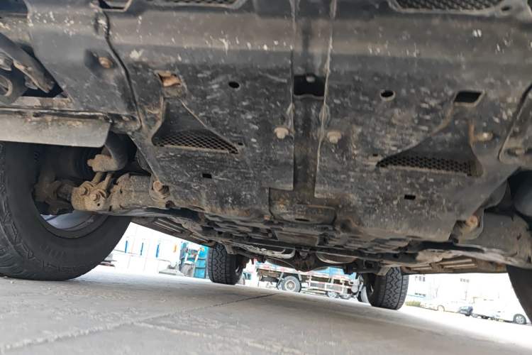 Used Toyota Land Cruiser 2015 4.0L V6 Middle East Low-Trim Version Chassis Front