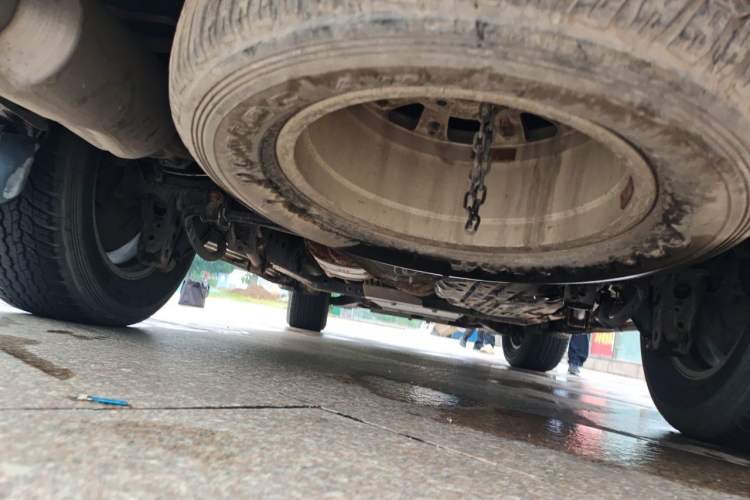 Used Toyota Land Cruiser 2015 4.0L VX-R 8-Seater Middle East Version Chassis Rear