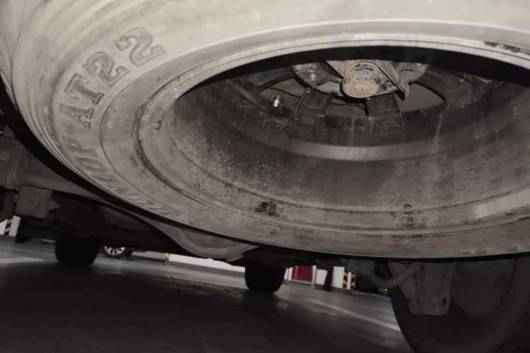 Used Toyota Land Cruiser 2015 4.0L V6 Middle East Low-Trim Version Chassis Rear