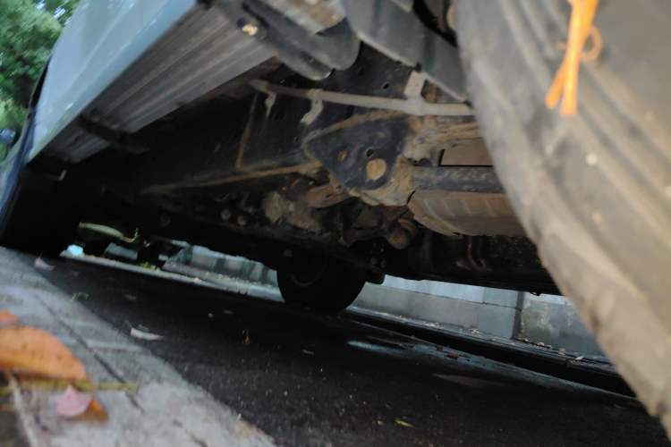 Used Toyota Land Cruiser 2015 4.0L V6 Middle East Low-Trim Version Chassis Rear Left