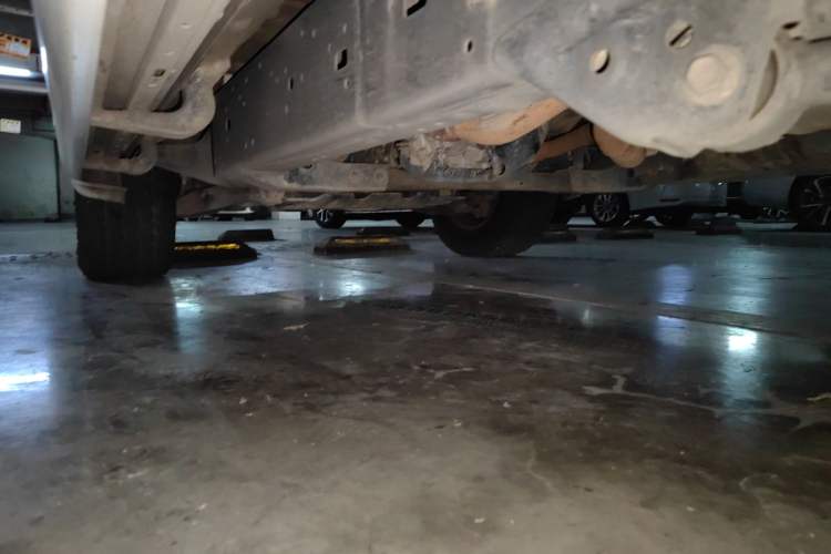 Used Toyota Land Cruiser 2015 4.0L 5-Seater Middle East Version Chassis Rear Left