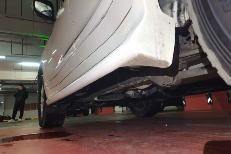 Used Toyota Land Cruiser 2015 4.6L V8 Middle East Limited Edition Chassis Rear Left