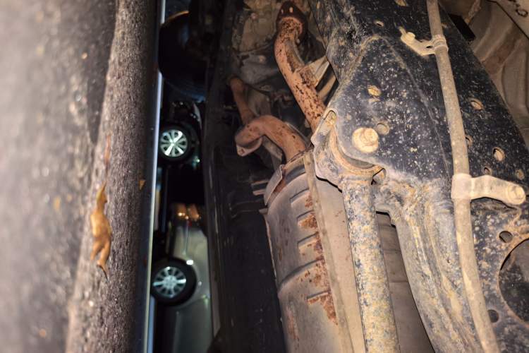 Used Toyota Land Cruiser 2015 4.0L V6 Middle East Low-Trim Version Chassis Rear Left