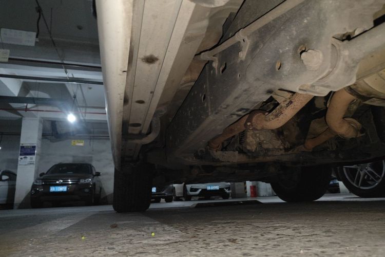 Used Toyota Land Cruiser 2015 4.0L V6 Middle East Low-Trim Version Chassis Rear Left