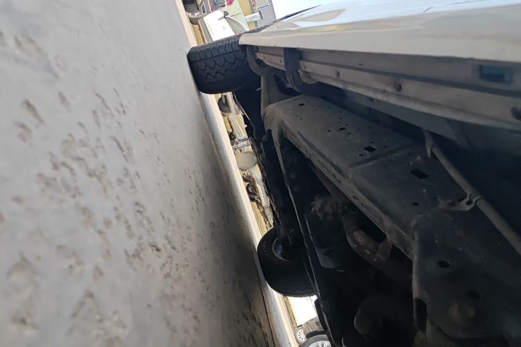 Used Toyota Land Cruiser 2015 4.0L V6 Middle East Low-Trim Version Chassis Rear Left