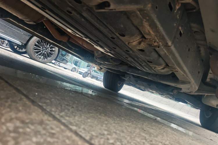 Used Toyota Land Cruiser 2015 4.0L V6 Middle East Low-Trim Version Chassis Rear Right
