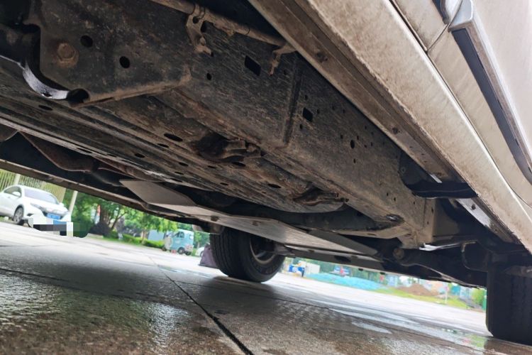 Used Toyota Land Cruiser 2015 4.0L VX-R 8-Seater Middle East Version Chassis Rear Right