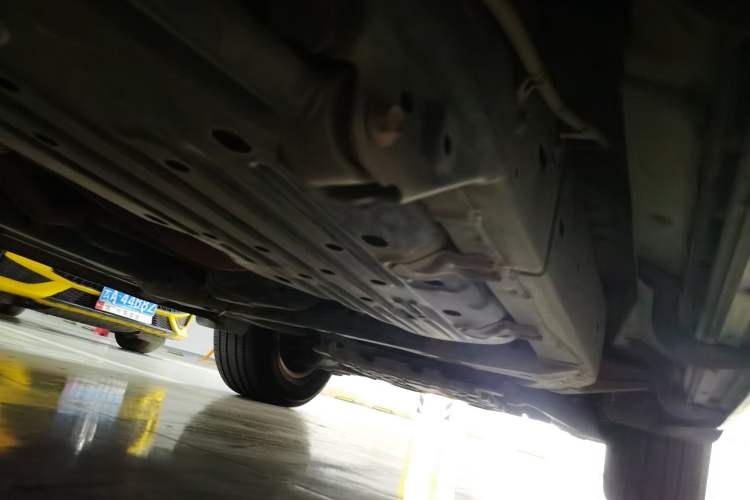 Used Toyota Land Cruiser 2015 4.0L V6 Middle East Limited Edition Chassis Rear Right