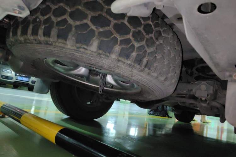 Used Toyota Land Cruiser 2015 4.0L V6 Middle East Low-Trim Version Chassis Rear Right