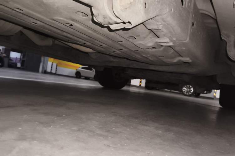 Used Toyota Land Cruiser 2015 4.0L V6 Middle East Low-Trim Version Chassis Rear Right