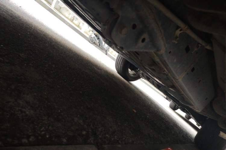 Used Toyota Land Cruiser 2015 4.0L V6 Middle East Low-Trim Version Chassis Rear Right