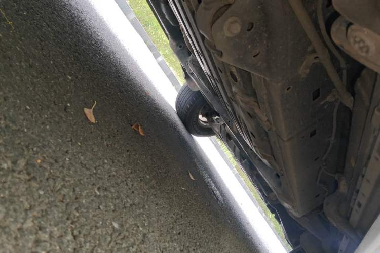 Used Toyota Land Cruiser 2015 4.0L V6 Middle East Limited Edition Chassis Rear Right